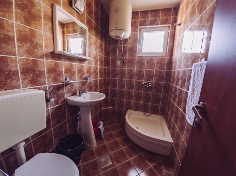 Apartmani Lasta Dobra Voda Exteriér fotografie