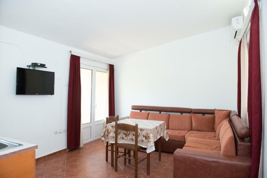 Apartmani Lasta Dobra Voda Exteriér fotografie